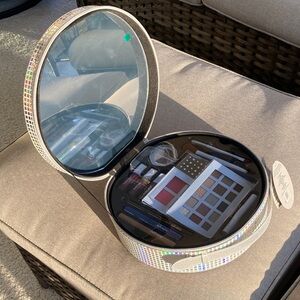 Joy bright Beauty Box: Disco Dreams NWT